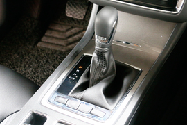   2020款 荣威i6 PLUS 1.6L CVT 4G互联荣耀旗舰版