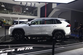   一汽丰田RAV4荣放双擎 成都车展实拍