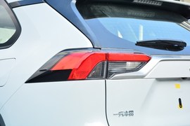   2020款丰田RAV4荣放 2.0L CVT四驱尊贵版