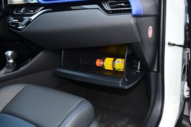   2020款丰田C-HR 2.0L 领先版