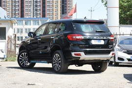   2020款江铃福特撼路者 2.3T 汽油自动四驱旗舰版 7座