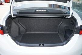   2020款丰田卡罗拉双擎E+ 1.8L E-CVT 舒适版