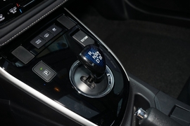  2020款丰田卡罗拉双擎E+ 1.8L E-CVT 舒适版