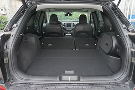   2020款 Jeep自由光 2.0T 四驱高性能旗舰版