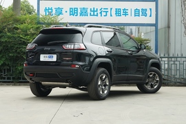   2020款 Jeep自由光 2.0T 四驱高性能旗舰版