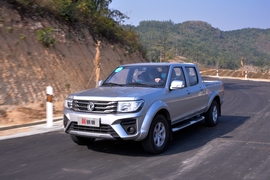   2021款东风锐骐皮卡 2.4T柴油两驱小康版基型车