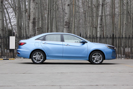   2021款启辰D60 PLUS 1.6L XV CVT智领版