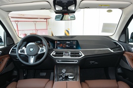   2021款宝马X5 xDrive40i 尊享型 M运动套装 改款