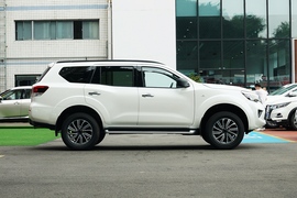   2020款日产途达 2.5L XE 手动两驱精英版