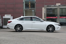   2022款本田英仕派 260TURBO 精耀版
