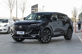   2022款长安UNI-K新能源 蓝鲸iDD 1.5T 尊贵型