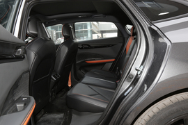   2022款长安UNI-V 1.5T 智慧领航型