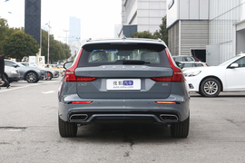   2022款沃尔沃V60 B5 智雅运动版