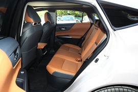   2022款丰田威飒 双擎 2.5L CVT四驱至尊版