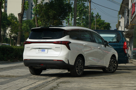   2022款东风风行·游艇 1.5T DCT扬帆版