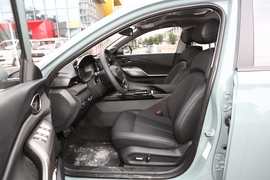   2021款宝骏Valli 1.5T 大理天空 CVT尊享型