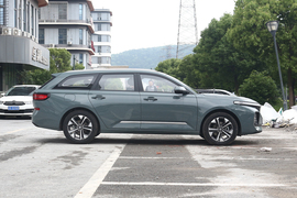   2021款宝骏Valli 1.5T 大理天空 CVT尊享型