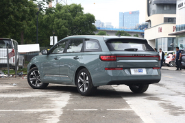   2021款宝骏Valli 1.5T 大理天空 CVT尊享型
