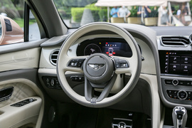   2022款宾利添越 4.0T V8 长轴距首发限量版