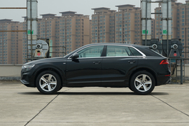   2022款奥迪Q8 45 TFSI 豪华动感型