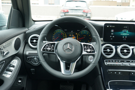   2022款奔驰GLC 260 L 4MATIC 动感型 改款