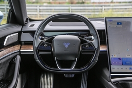   2022款哪吒S 纯电 715km 后驱大版
