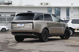   2023款路虎揽胜 3.0 L6 400PS 典范加长版