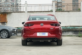   2022款马自达3 昂克赛拉 2.0L 自动质雅版