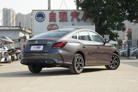   2022款名爵5 180DVVT CVT青春豪华版