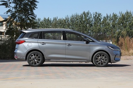  2022款比亚迪宋MAX DM-i 105KM 旗舰型