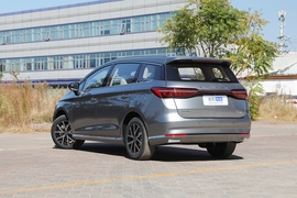   2022款比亚迪宋MAX DM-i 105KM 旗舰型