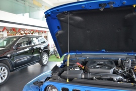   2022款Jeep牧马人 2.0T 高地四门版