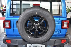   2022款Jeep牧马人 2.0T 高地四门版