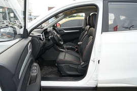   2022款名爵ZS 180DVVT 手动全球百万858版