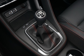   2022款名爵ZS 180DVVT 手动全球百万858版