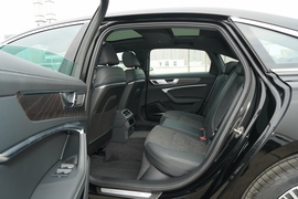   2022款奥迪A6L 55 TFSI quattro 尊享动感型 改款