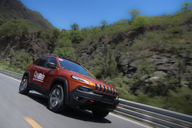   2014款Jeep自由光3.2L Trailhawk试驾