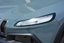 2014款Jeep自由光3.2L高性能版