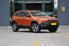   2014款Jeep自由光3.2L高性能版