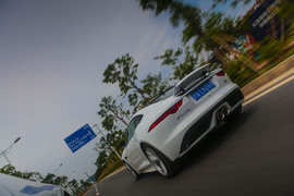   2014款捷豹F-Type Coupe试驾实拍
