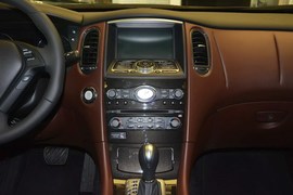   2013款英菲尼迪QX50 2.5L四驱尊雅版