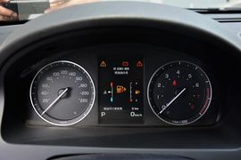 2015款路虎神行者2 2.0T Si4 HSE Luxury汽油版