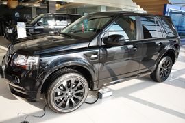 2015款路虎神行者2 2.0T Si4 HSE Luxury汽油版