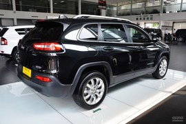   2014款Jeep自由光2.4L豪华版
