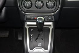   2014款Jeep指南者2.4L四驱舒适版 改款
