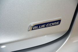 2015款长安悦翔V7 1.6L手动乐享型