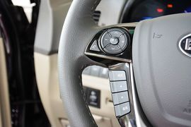   2015款比亚迪M6 2.4L自动豪华型