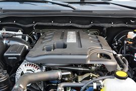   2015款福田萨瓦纳2.8T四驱柴油豪华版5座