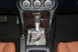   2013款三菱风迪思1.8L自动旗舰型 国V
