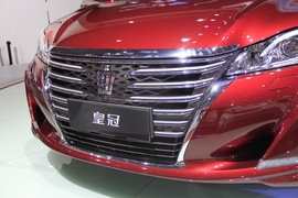   丰田皇冠2.0T 成都车展实拍